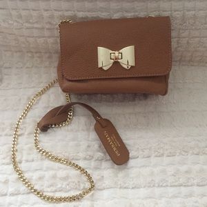 Persaman New York Ademar Leather Crossbody Bag